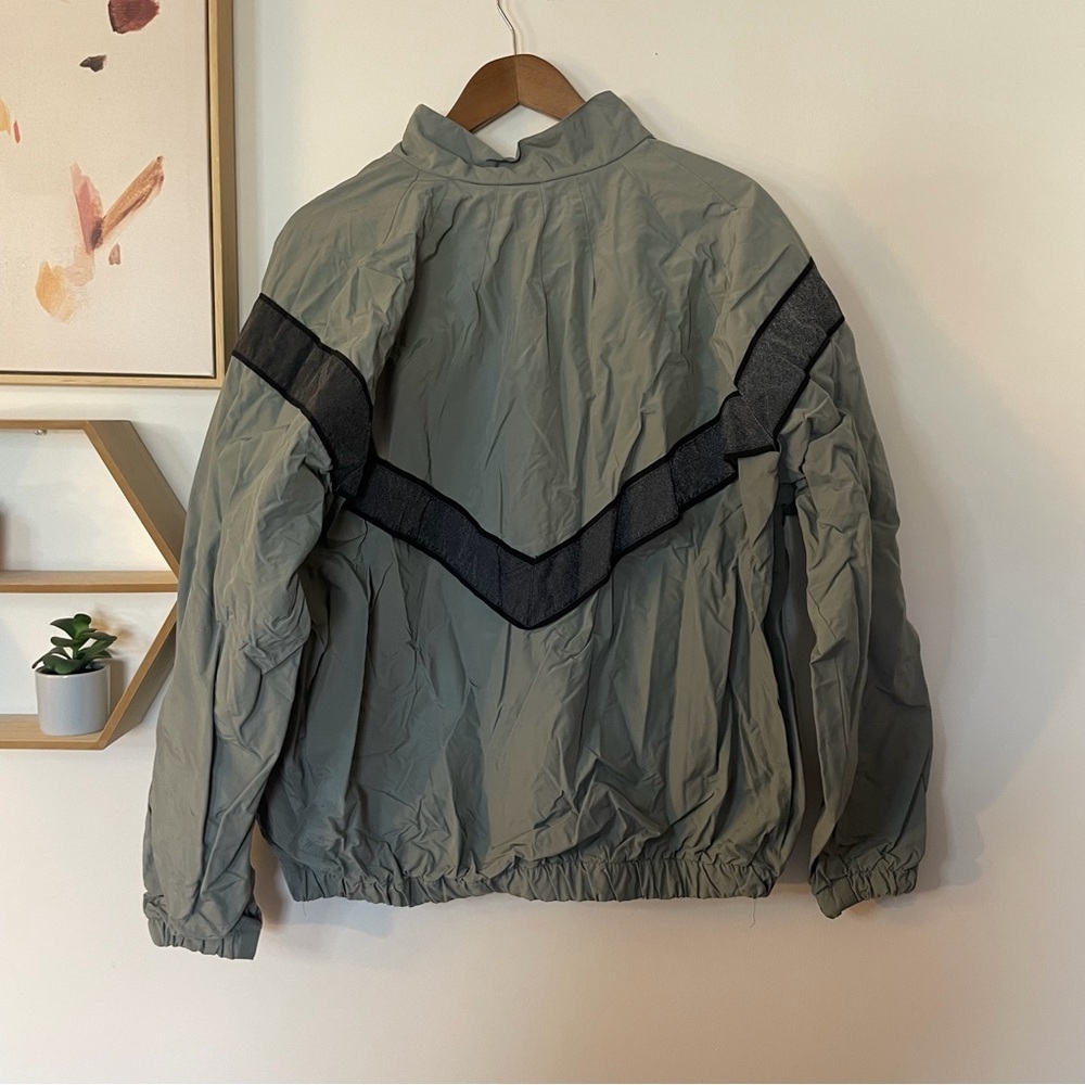 ARMY Gray and Black Windbreaker Jacket Large - Picture 2 of 5